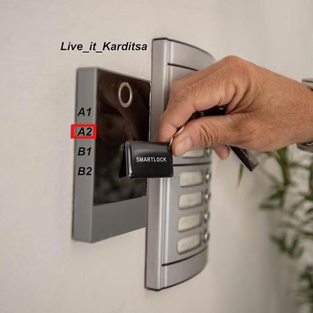 Live It _ Karditsa Luaran gambar